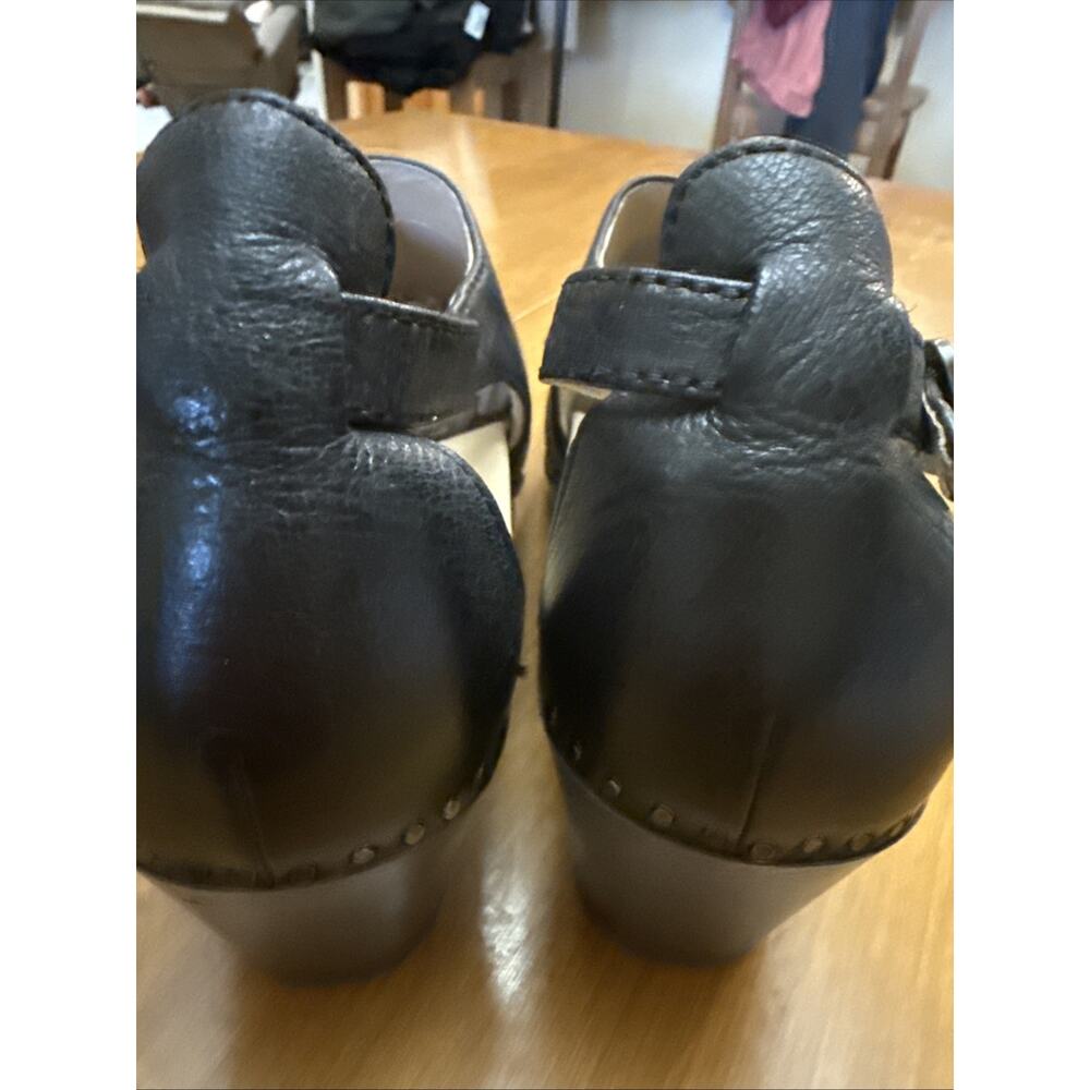 Dansko Sassy Milled Black Leather Sz 10 /40 Clogs Ankle Strap EUC Comfort Office - Picture 4 of 9
